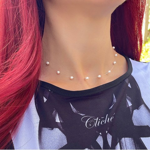 ДАМСКО НЕЖНО КОЛИЕ НА ПРОЗРАЧНА КОРДА С ПЕРЛИ СВАРОВСКИ/SWAROVSKI